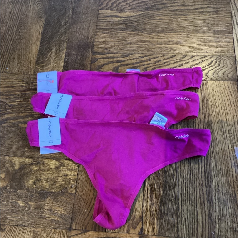 Calvin Klein thong underwear pink new with tags size medium cotton blend stretch